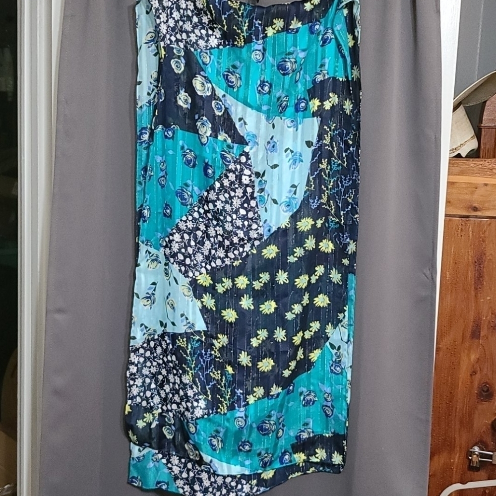 Floral scarf‎ multicolored approximately 72"x19"